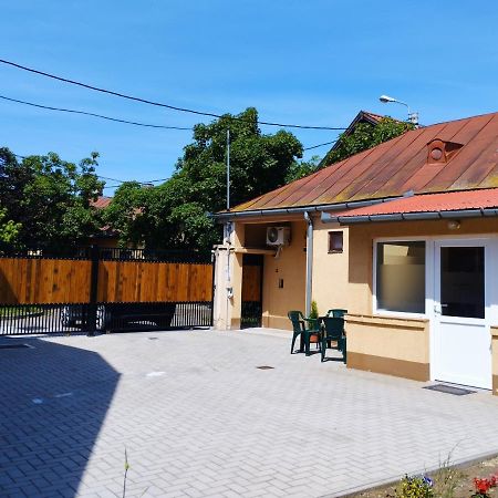 Elizabet Home Apartman Oradea Exterior foto
